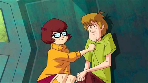 did velma date shaggy